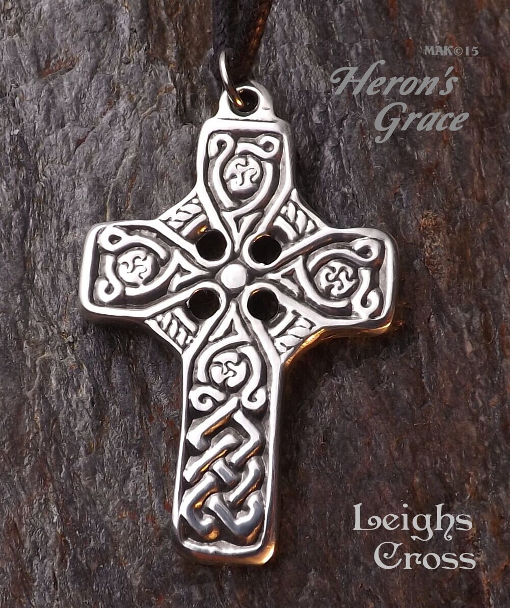 Leighs Cross #28-Cross