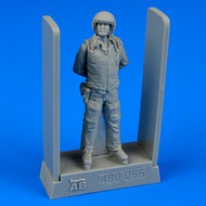  AeroBonus by Aires  1/48 Soviet AF Fighter Pilot (Standing, arms behind) ABN480066