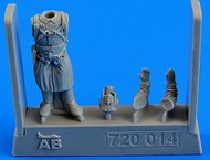  AeroBonus by Aires  1/72 WWII Russian Pilot ABN720014