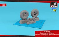 Supermarine Spitfire wheels with weighted tyres of diamond pattern & 5-spoke hubs #ARAW32408