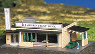  Bachmann  N Drive-In Bank w/Figures Built-Up BAC45804