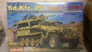  DML/Dragon Models  1/35 Sd.Kfz. 251 Ausf. C (3 in 1 Kit) DML6224