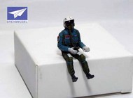  Dream Model  1/48 PLAAF/Chinese Air Force Pilot seated in aircraft No.2 DM0402