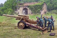  Italeri  1/72 15cm Field Howitzer/10.5cm Field Gun w/5 Crew ITA7082