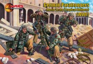  Mars Models  1/32 WWII German Paratroopers Mortar Team Tropical Uniform (10) w/Mortars (2) MAF32037
