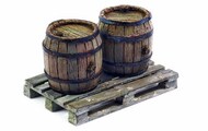 Matho Models  1/35 Set of 2 Wooden Barrels + Wooden Pallet MAT35014