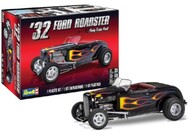 Revell USA  1/25 1932 Ford Roadster RMX4524