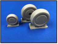  True Details Accessories  1/48 Consolidated B-24 Liberator wheel set with dust covers TD48217