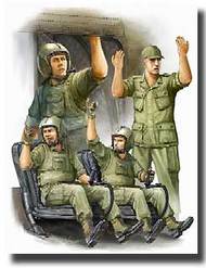  Trumpeter Models  1/35 US Army CH-47 Helicopter Crew Vietnam Figure Set TSM417