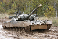  Trumpeter Models  1/35 Russian T-80U Main Battle Tank TSM9525