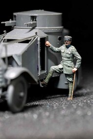  Copper State Models  1/35 Belgian Armoured Car Officer Getting Inside CSMF35-023