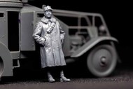  Copper State Models  1/35 Belgian Armoured Car Officer in a Fur Greatcoat CSMF35-026